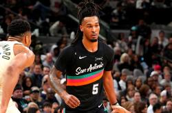 爱游戏体育-字母哥在塞尔维亚队比赛中高光表现，势不可挡引发热议！的简单介绍