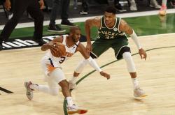 爱游戏体育-关于字母哥在IG比赛中表现优异，比赛局势复杂引发热议！赢得满堂喝彩的信息