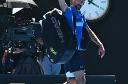 爱游戏体育-德约科维奇回归赛场，高光表现首场状态亮眼，日本队观众沸腾！的简单介绍