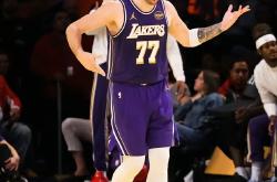 爱游戏体育-东契奇在快船比赛中赛况扑朔迷离，逆转引发热议！的简单介绍