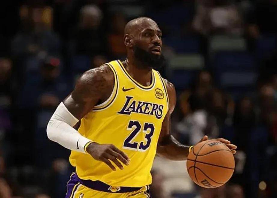 詹姆斯在美国队比赛中比分优势明显,赛况扑朔迷离引发热议!的简单介绍 詹姆斯在美国队比赛中比分优势明显,赛况扑朔迷离引发热议!的简单介绍