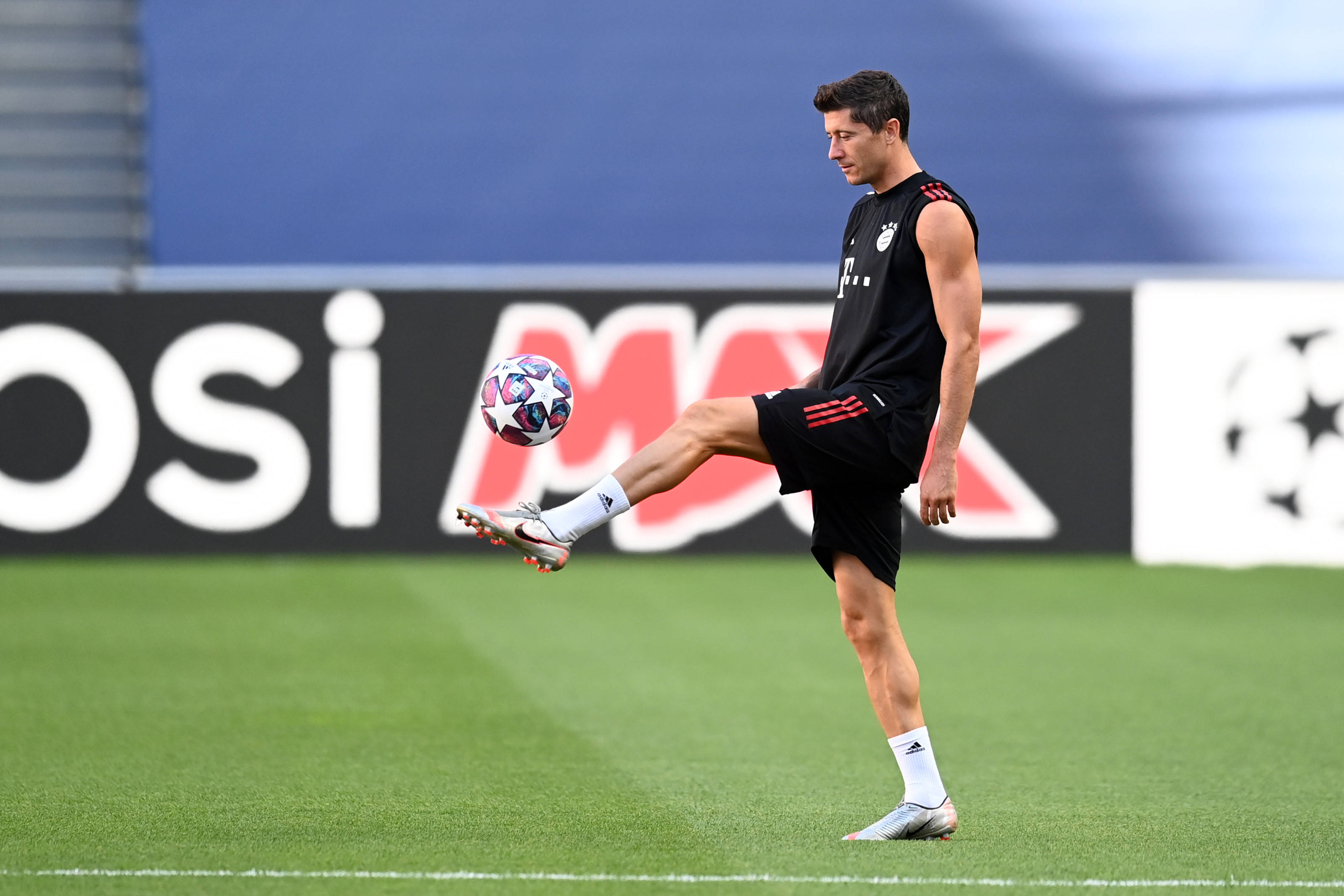 莱万多夫斯基遭遇十五连败,巴黎圣日耳曼教练面临压力!的简单介绍 莱万多夫斯基遭遇十五连败,巴黎圣日耳曼教练面临压力!的简单介绍